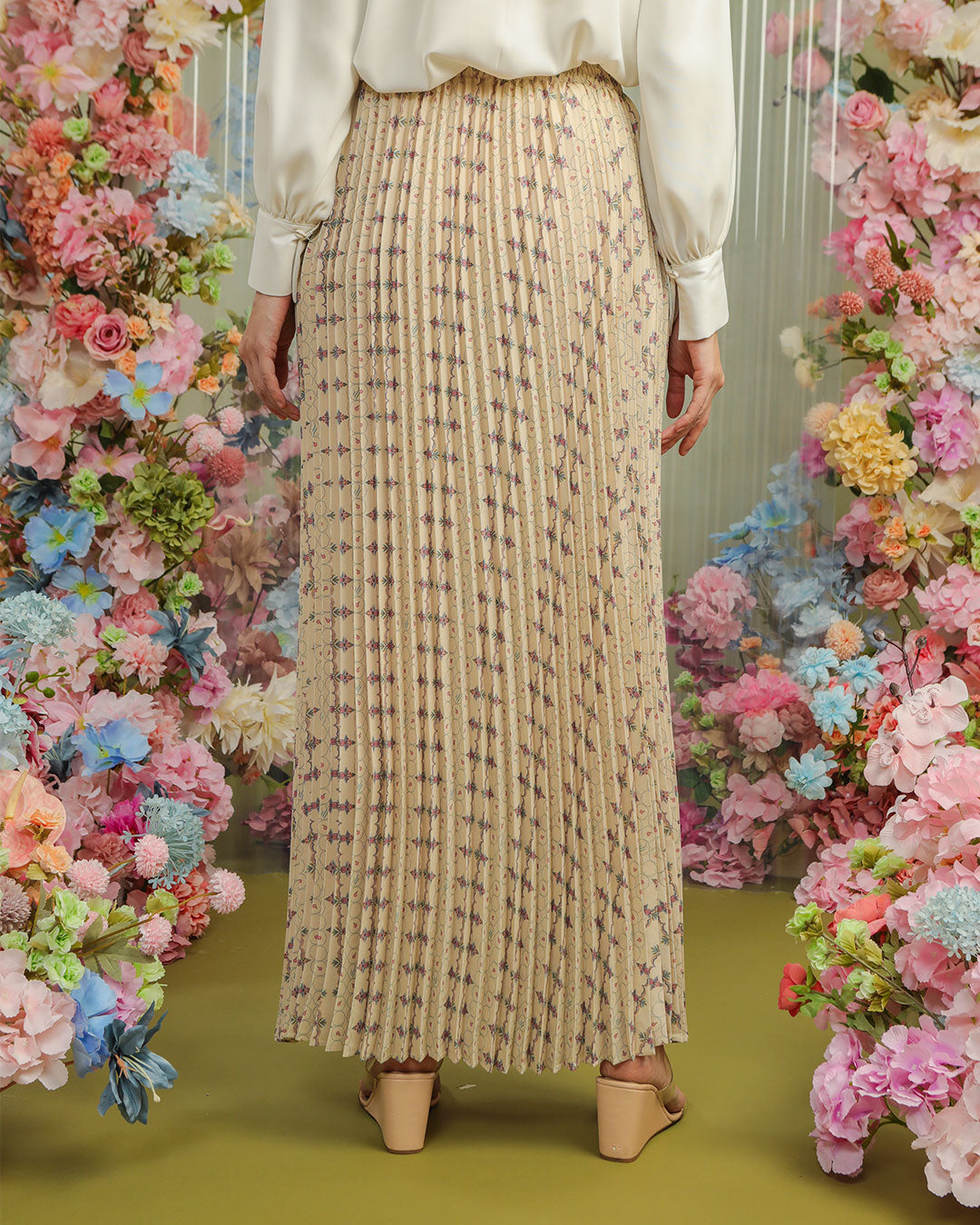 ANEILA PLEATS SKIRT