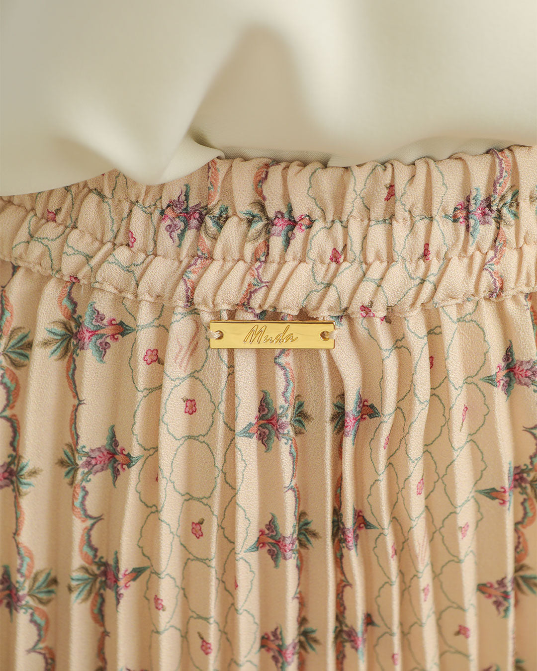 ANEILA PLEATS SKIRT